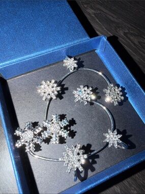 Crystal Snowflake ear cuff set